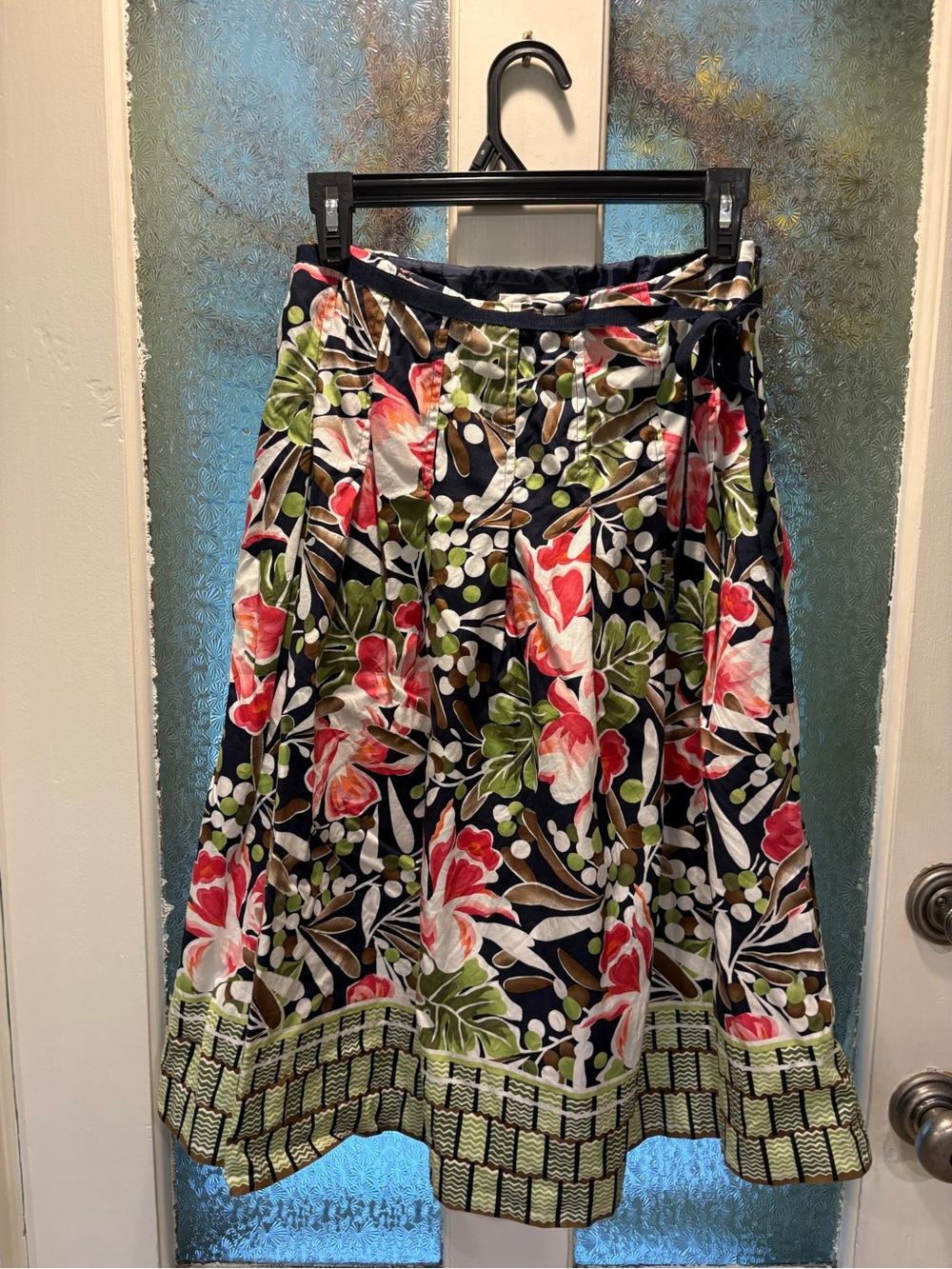 Talbots 4 Floral Skirt with Green Border W/ Side Zipper